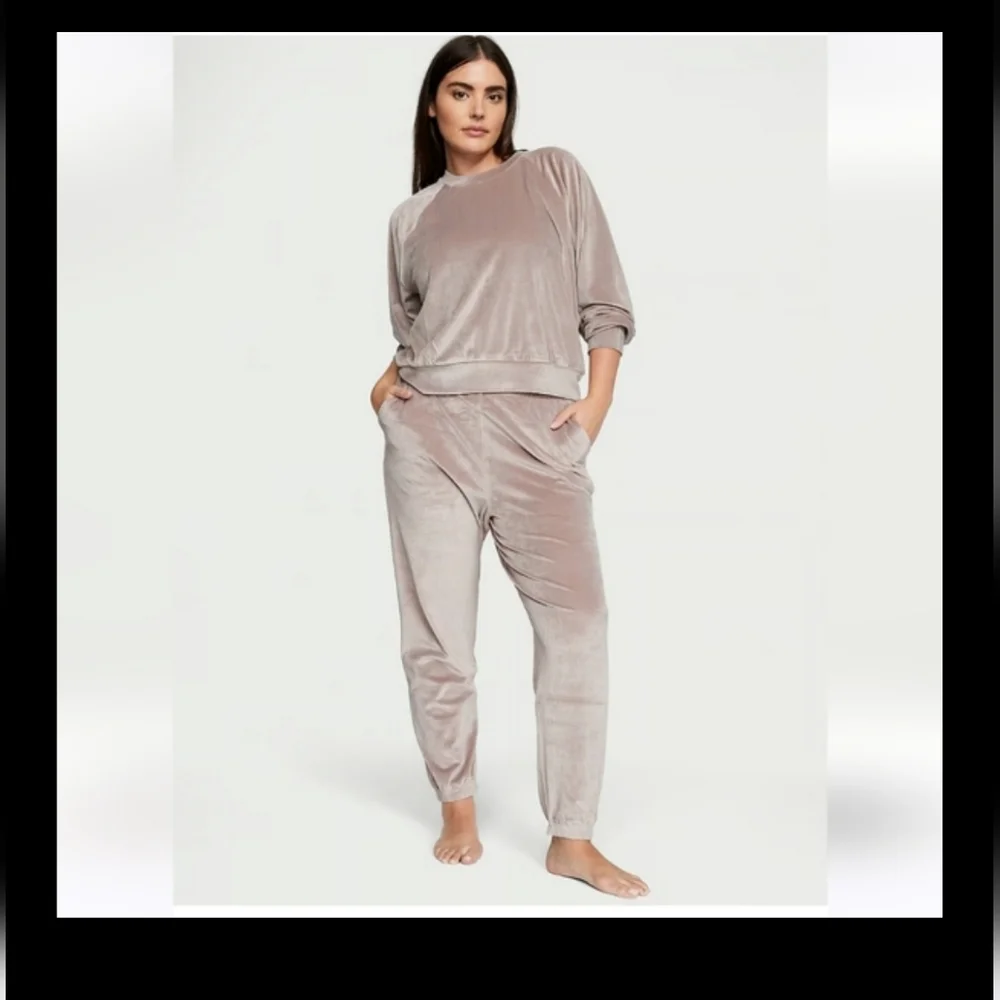 NWT! VICTORIA'S SECRET VELOUR RIBBED LOUNGE PANTS (MED) - Picture 4 of 7